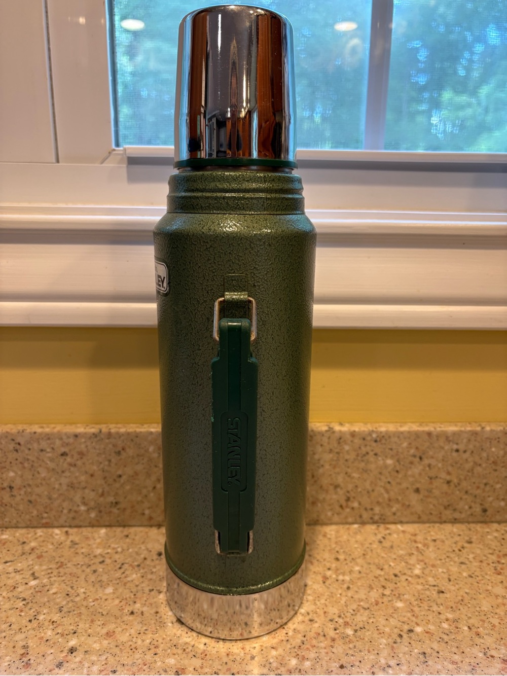 Vintage Aladdin Stanley Model A-944DH 1 Quart Vacuum Bottle, Hammertone Green - Picture 3 of 9